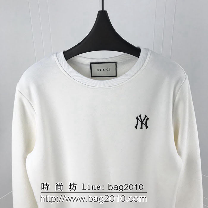 Gucci古奇 18ss秋冬新款衛衣 背後印花 兔子裝飾圖案 定制純棉加絨面料 高版本男女同款 ydi2052